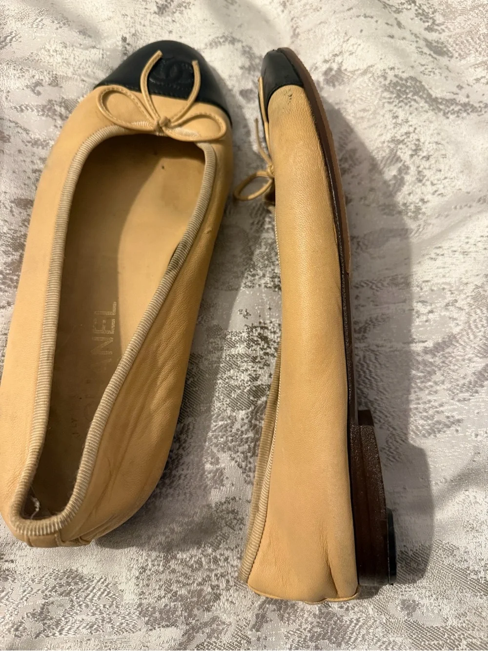 CHANEL Lambskin Beige & Black Ballet Flats